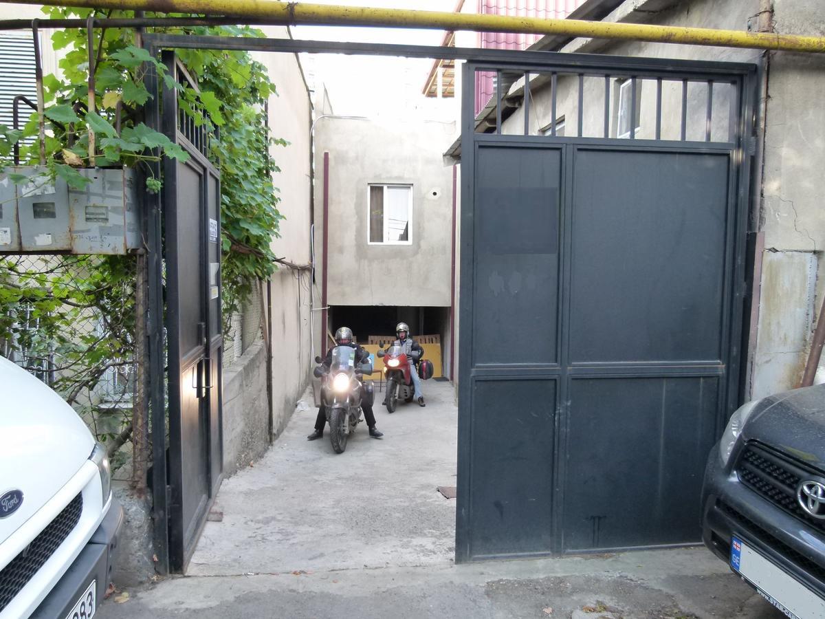 Why Me Eco-Friendly Hostel Tbilisi Zewnętrze zdjęcie